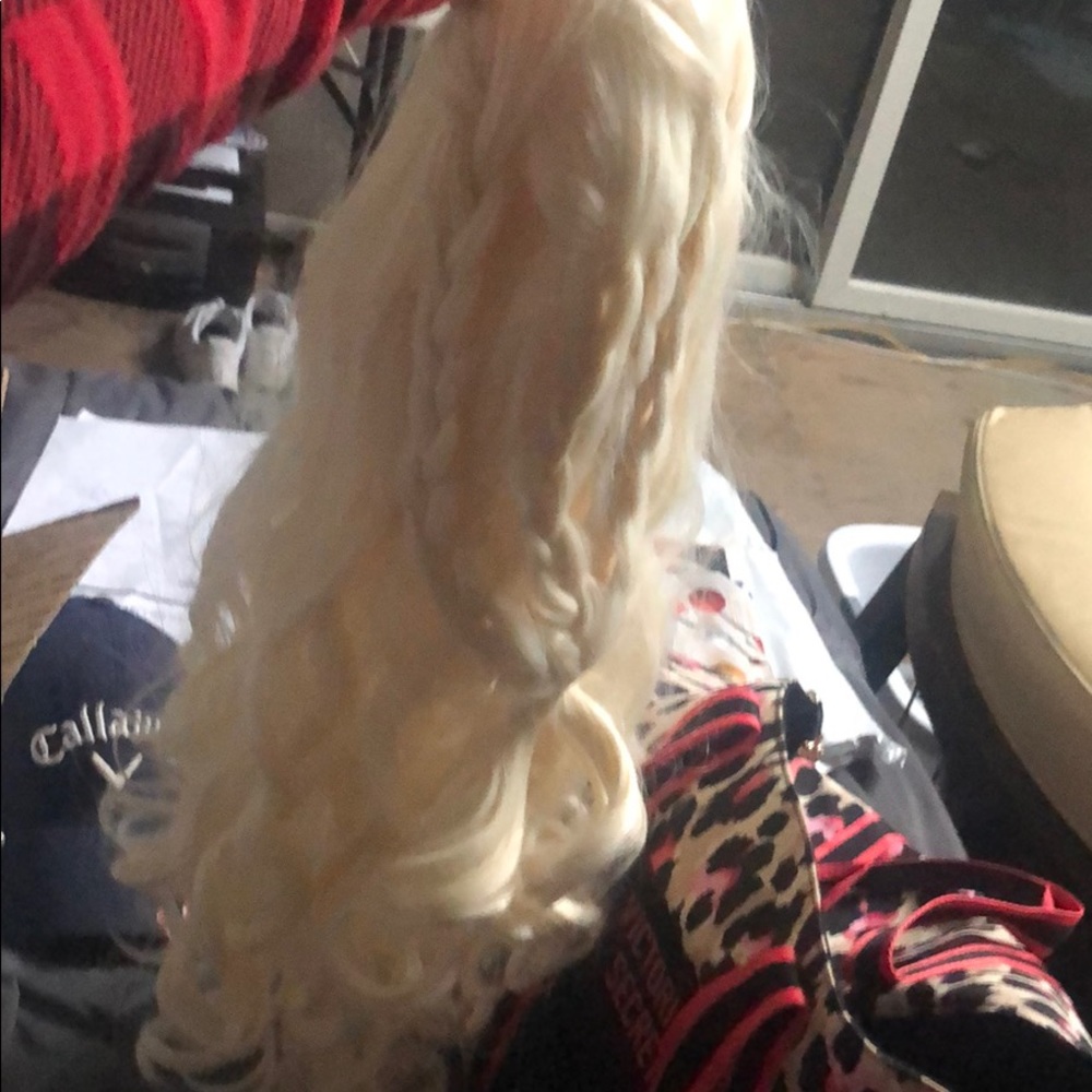 Blonde wig